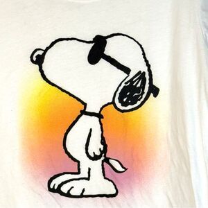 Peanuts White and Pink Snoopy Short Sleeve Tee size XXXL‎ (21) Juniors